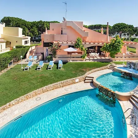 5 En-suite Bedrooms, Close To Centre, Free Ac Wifi *