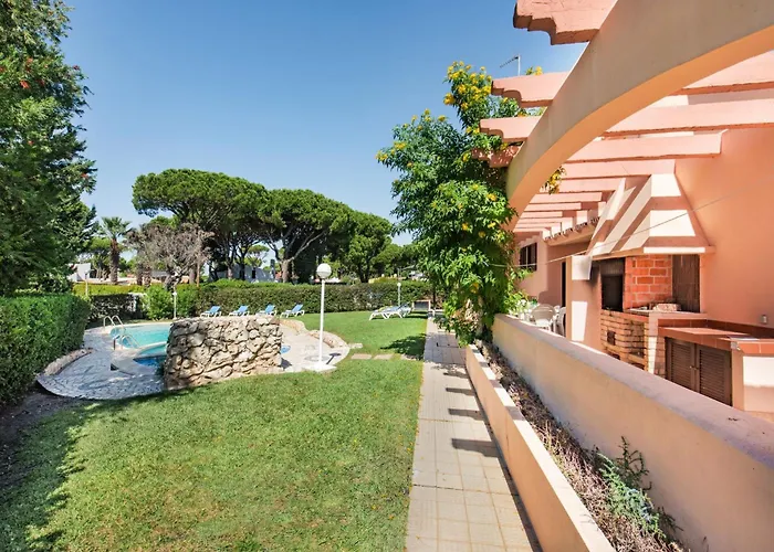 5 En-suite Bedrooms, Close To Centre, Free Ac Wifi *