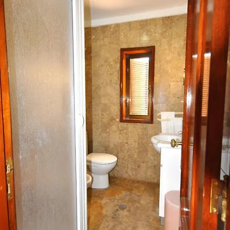 Set In Good Sized, Mature Gardens Which Afford A Very Good Degree Of Privacy And * Loule