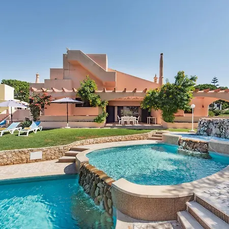 5 En-suite Bedrooms, Close To Centre, Free Ac Wifi *