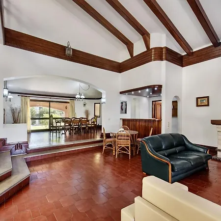 5 En-suite Bedrooms, Close To Centre, Free Ac Wifi Quarteira