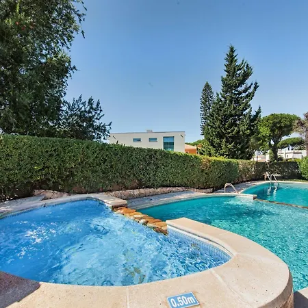 Vila 5 En-suite Bedrooms, Close To Centre, Free Ac Wifi Loulé