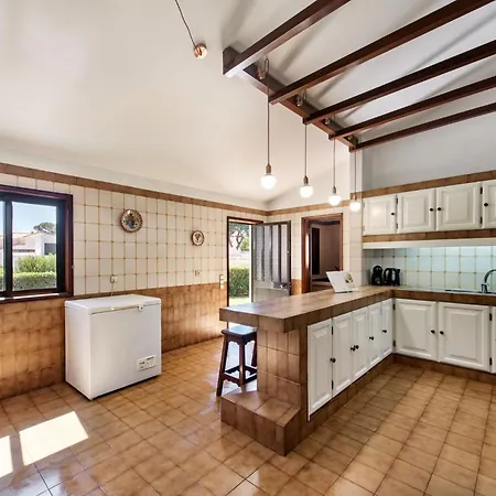 Villa 5 En-suite Bedrooms, Close To Centre, Free Ac Wifi *