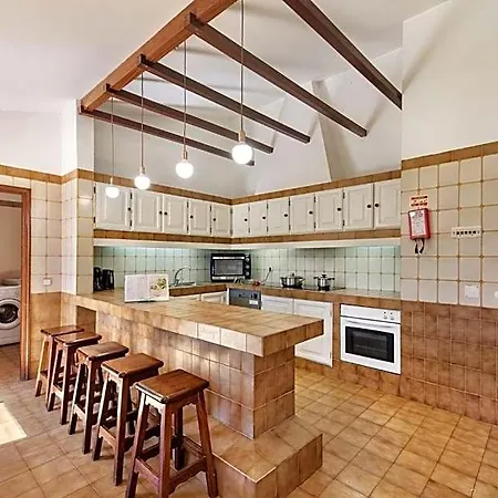 5 En-suite Bedrooms, Close To Centre, Free Ac Wifi Quarteira