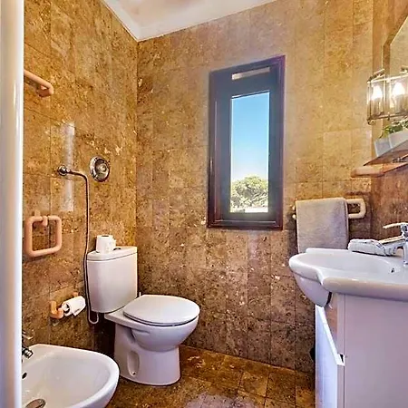 5 En-suite Bedrooms, Close To Centre, Free Ac Wifi Quarteira