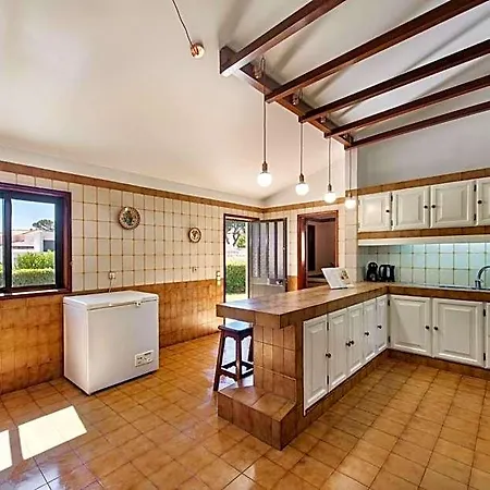 5 En-suite Bedrooms, Close To Centre, Free Ac Wifi Willa