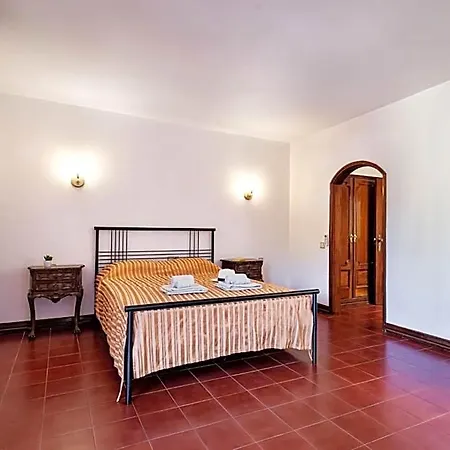 Willa 5 En-suite Bedrooms, Close To Centre, Free Ac Wifi