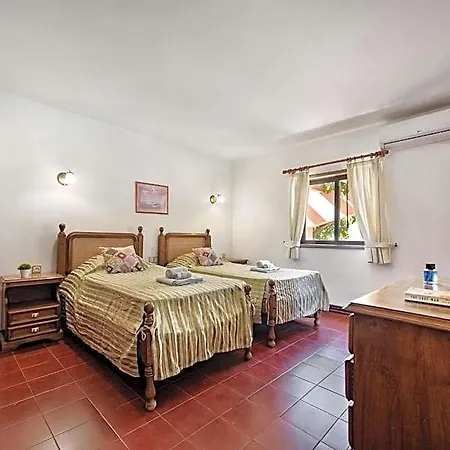 5 En-suite Bedrooms, Close To Centre, Free Ac Wifi クアルテイラ
