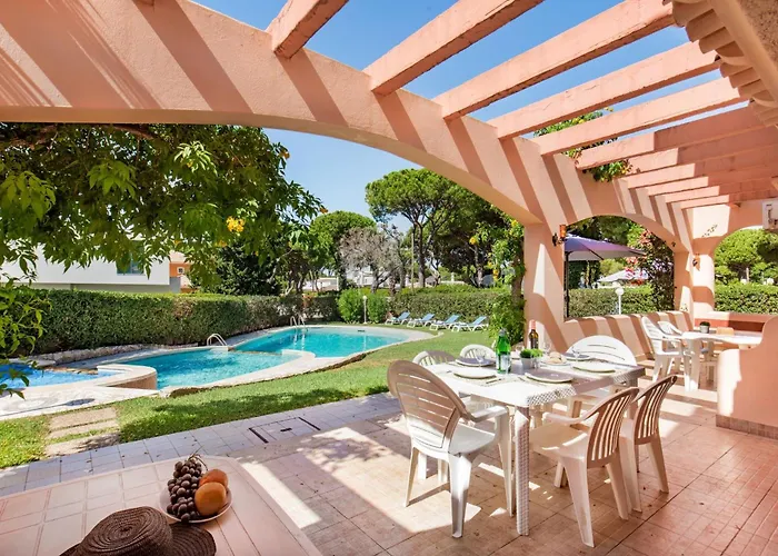 5 En-suite Bedrooms, Close To Centre, Free Ac Wifi Villa *