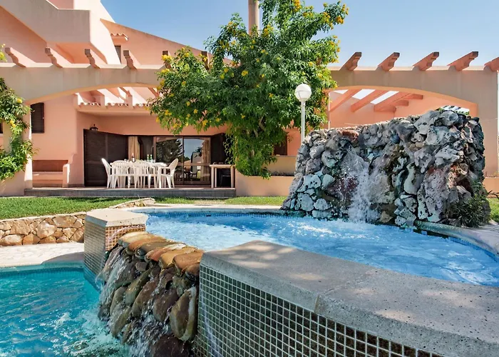 5 En-suite Bedrooms, Close To Centre, Free Ac Wifi Villa