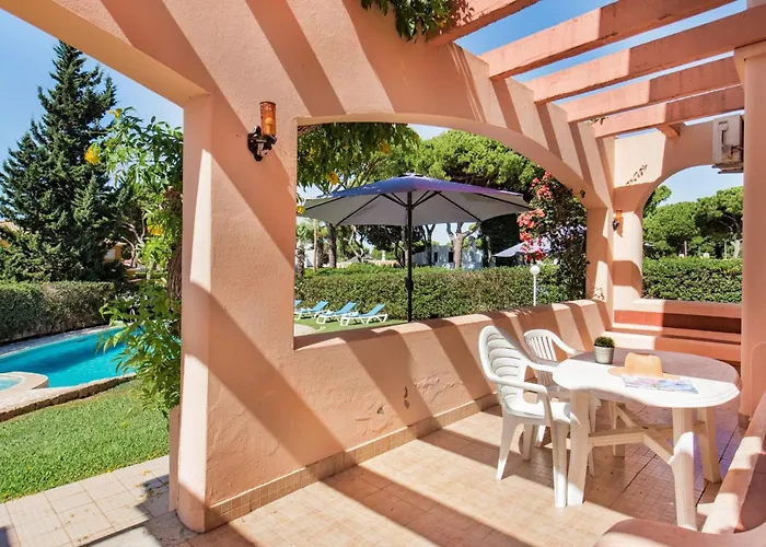 5 En-suite Bedrooms, Close To Centre, Free Ac Wifi Villa *