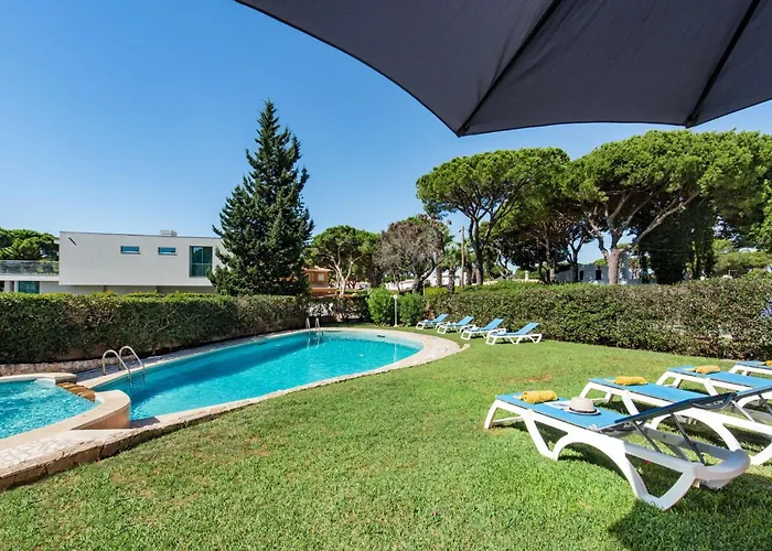 5 En-suite Bedrooms, Close To Centre, Free Ac Wifi Loulé