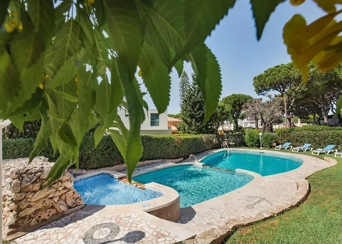 5 En-suite Bedrooms, Close To Centre, Free Ac Wifi Villa Loulé