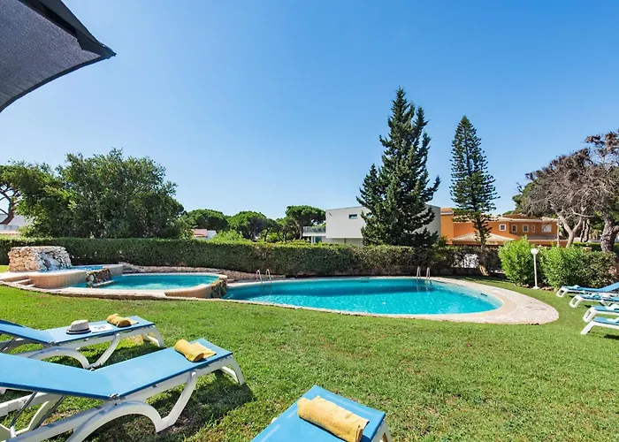 5 En-suite Bedrooms, Close To Centre, Free Ac Wifi Villa Loulé