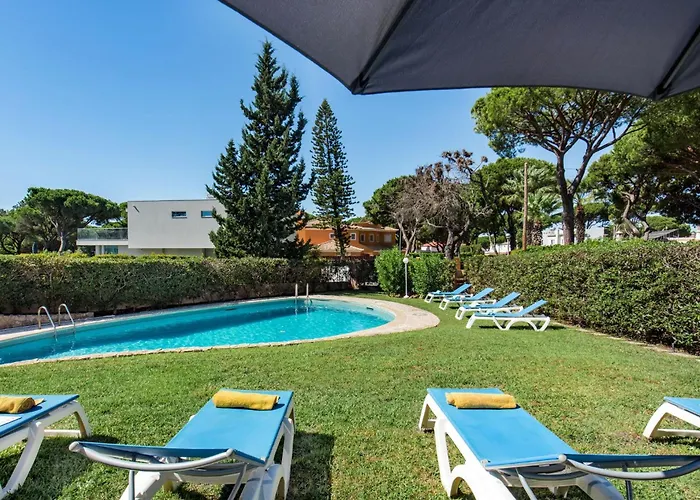 Villa 5 En-suite Bedrooms, Close To Centre, Free Ac Wifi Loulé