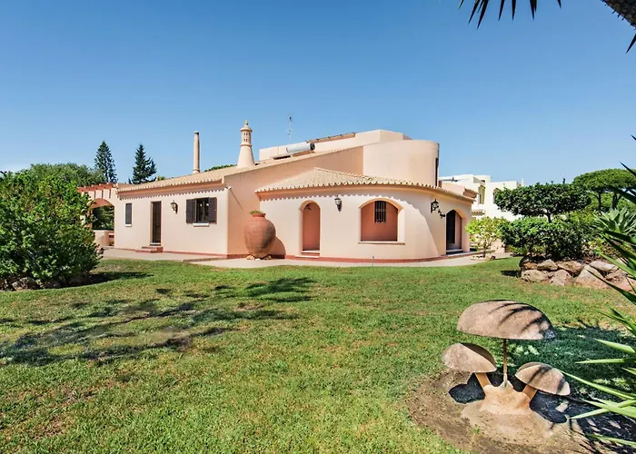 5 En-suite Bedrooms, Close To Centre, Free Ac Wifi *