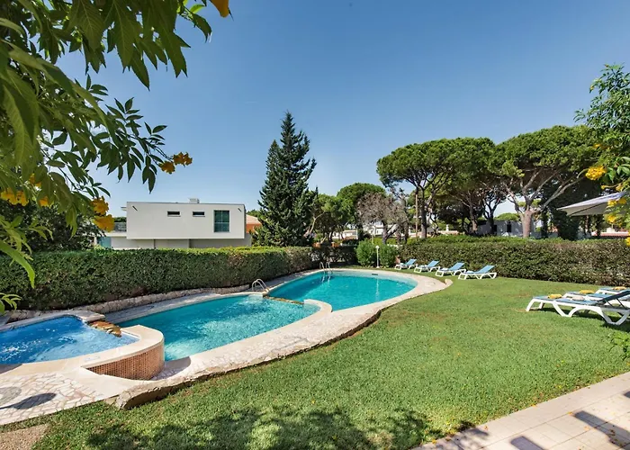 5 En-suite Bedrooms, Close To Centre, Free Ac Wifi Villa