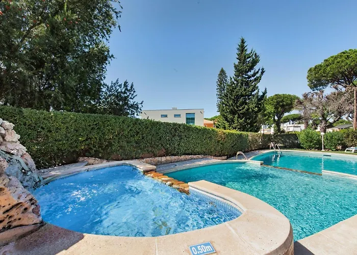 Villa 5 En-suite Bedrooms, Close To Centre, Free Ac Wifi Loulé