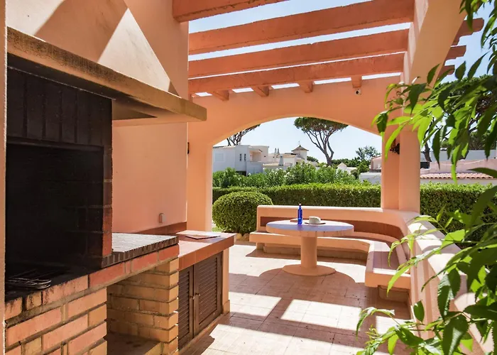 Villa 5 En-suite Bedrooms, Close To Centre, Free Ac Wifi