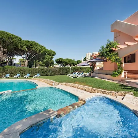 Villa 5 En-suite Bedrooms, Close To Centre, Free Ac Wifi