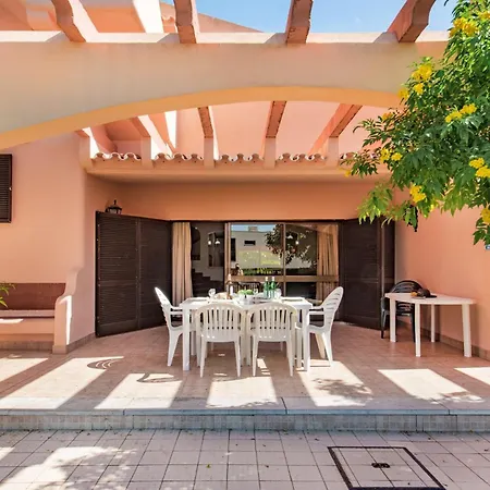 Villa 5 En-suite Bedrooms, Close To Centre, Free Ac Wifi