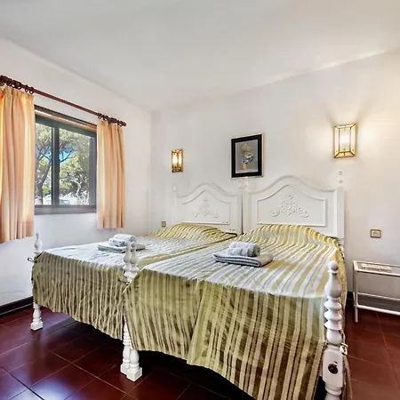 5 En-suite Bedrooms, Close To Centre, Free Ac Wifi Loulé