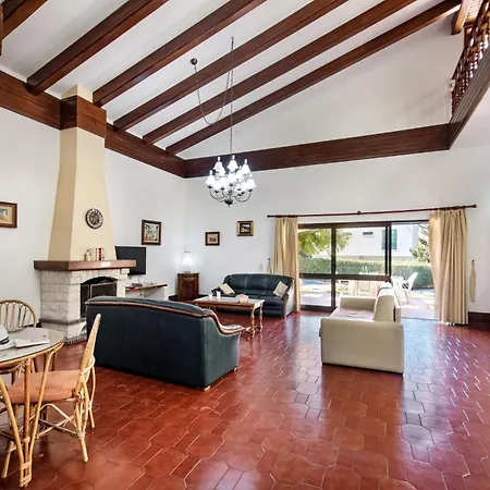 5 En-suite Bedrooms, Close To Centre, Free Ac Wifi Villa *