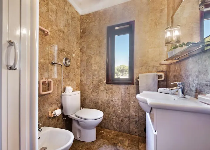 5 En-suite Bedrooms, Close To Centre, Free Ac Wifi 롤레