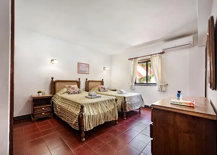 5 En-suite Bedrooms, Close To Centre, Free Ac Wifi 빌라