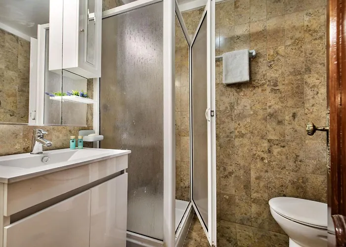 5 En-suite Bedrooms, Close To Centre, Free Ac Wifi 빌라